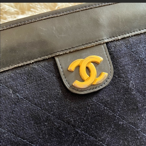 Chanel clutch - Picture 3 of 14